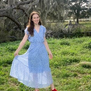 Pretty Garden flutter-sleeve Chic Blue Floral Maxi Dress